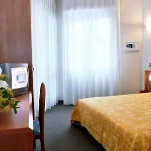 Engadina 3*, Como Italië